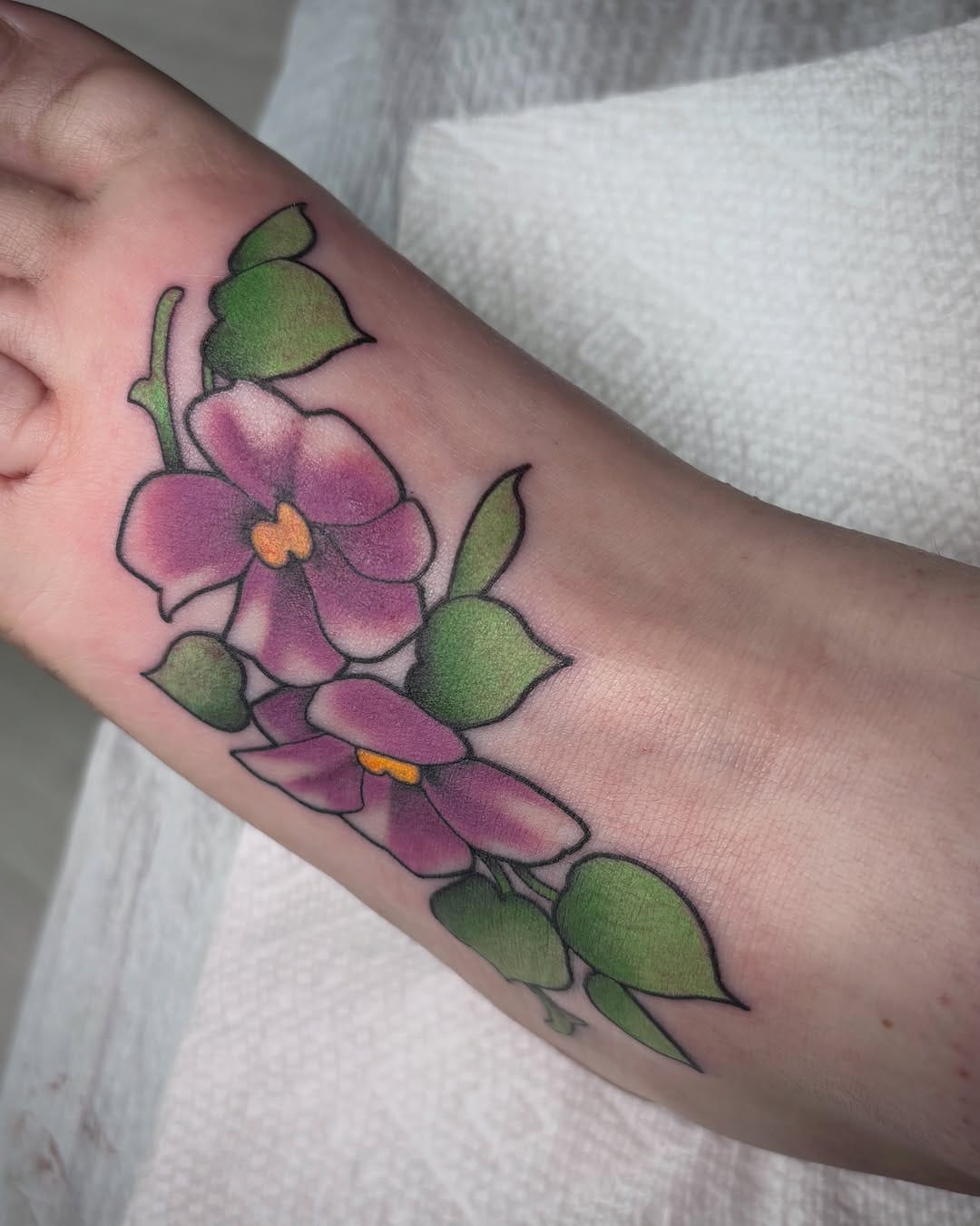 Post 2 by 𝐒𝐔𝐒𝐈𝐄  𝐊𝐈𝐌𝐁𝐀𝐋𝐋 ✺ 𝐂𝐡𝐢𝐜𝐚𝐠𝐨 𝐓𝐚𝐭𝐭𝐨𝐨 𝐀𝐫𝐭𝐢𝐬𝐭 on Instagram (carousel)
