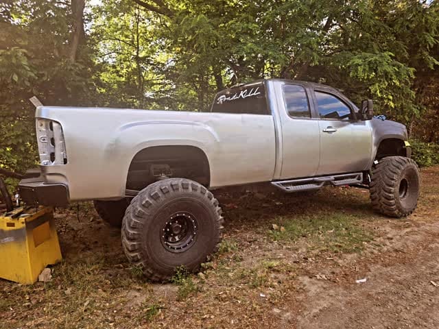 Post 4 by 2011 GMC Sierra GMT 900 on Instagram (video)