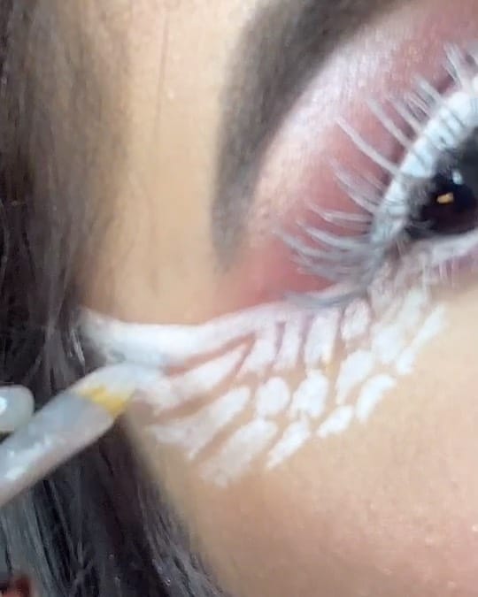 Post 9 by Paula Arias | MUA on Instagram (video)