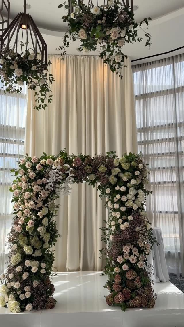 Post 1 by The Charming Details | Wedding Planner on Instagram (video)