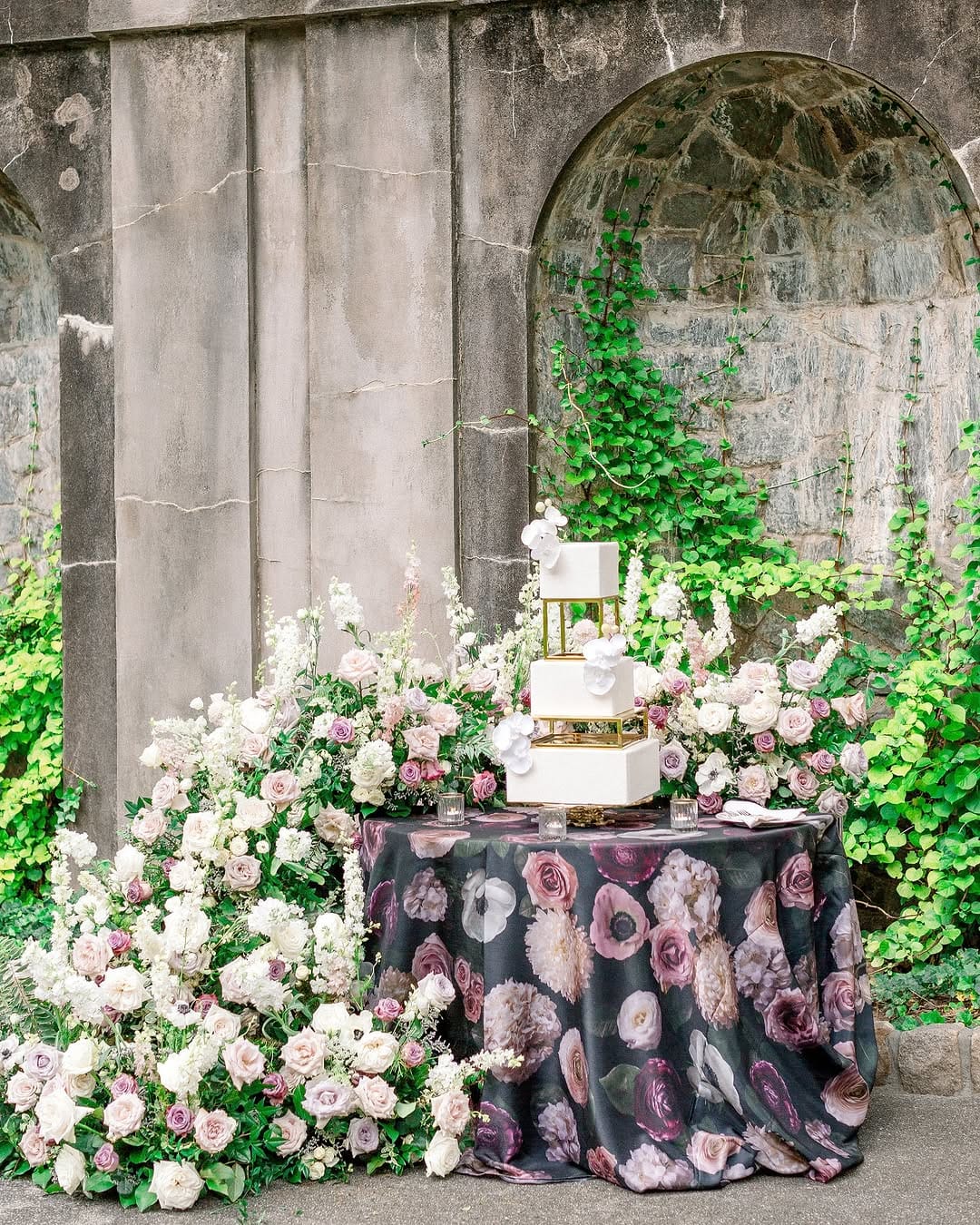 Post 9 by The Charming Details | Wedding Planner on Instagram (image)
