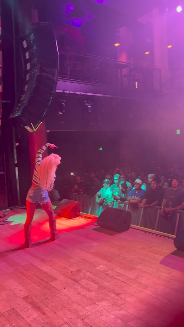 Post 9 by MO-MONEY💰💰💰🎒🎒🎒 on Instagram (video)