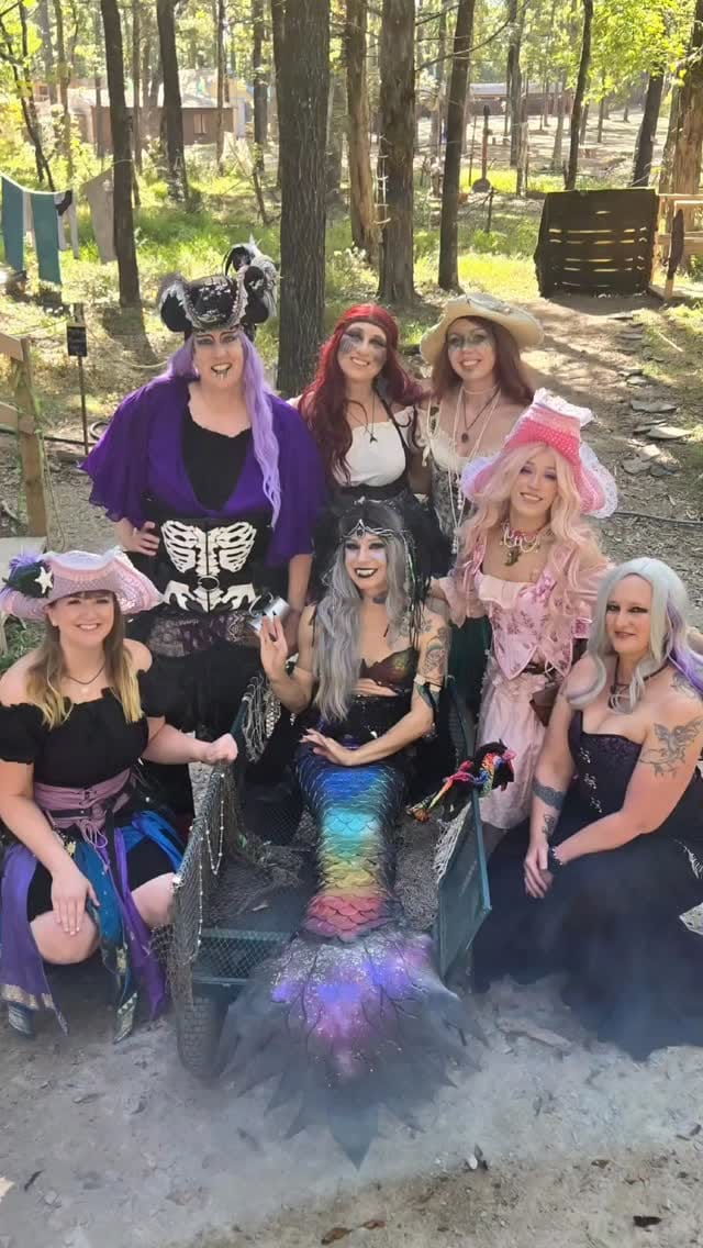 Post 1 by Mermaid Pixi on Instagram (video)