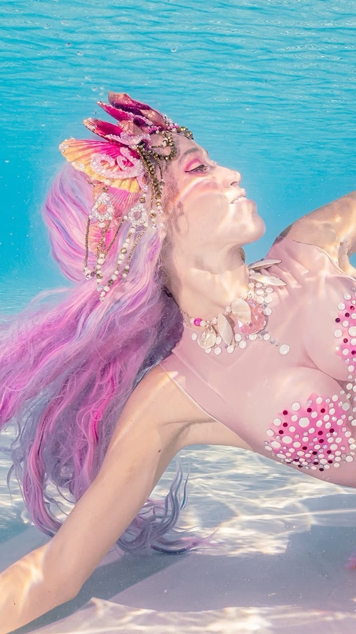 Post 9 by Mermaid Pixi on Instagram (video)