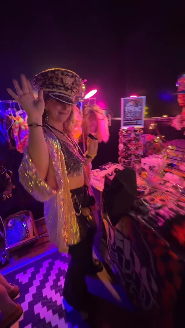Post 4 by Vibe City Markets on Instagram (video)
