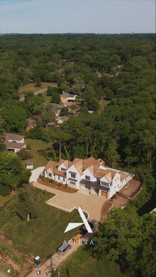 Post 3 by Sara Ray Interior Design on Instagram (video)
