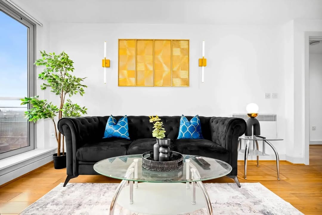 Post 3 by Haus Birmingham - Short Stays for Business & Leisure *Superhost* on Instagram (carousel)