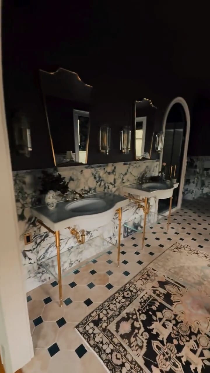 Post 3 by Casagrande Studio // Interior Designer on Instagram (video)