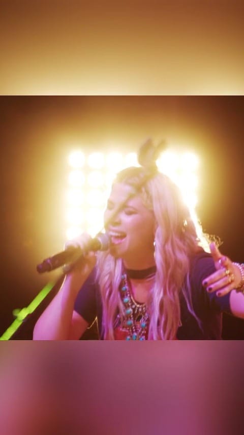Post 10 by Sandra Lynn on Instagram (video)