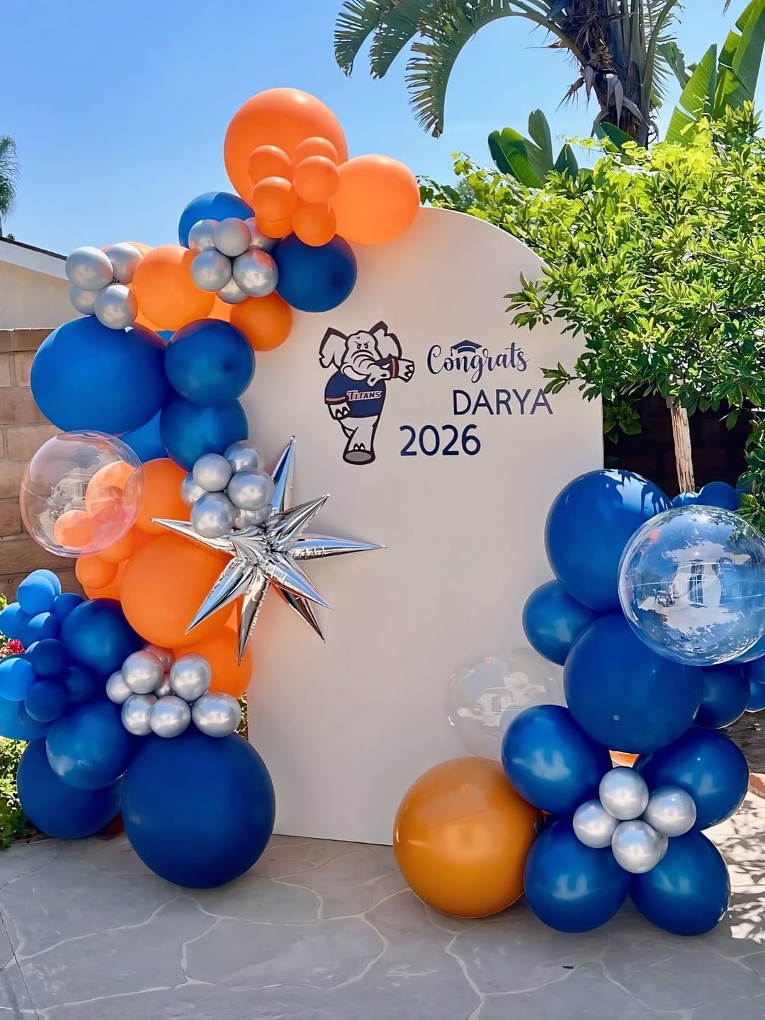 Post 1 by The Balloon Box on Instagram (carousel)