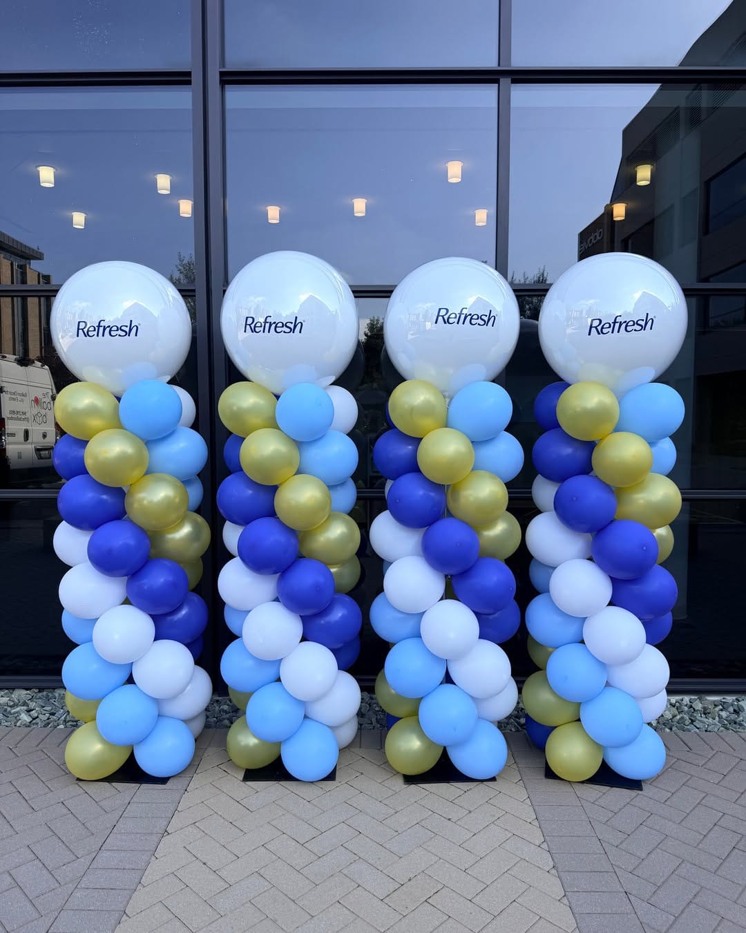 Post 6 by The Balloon Box on Instagram (image)