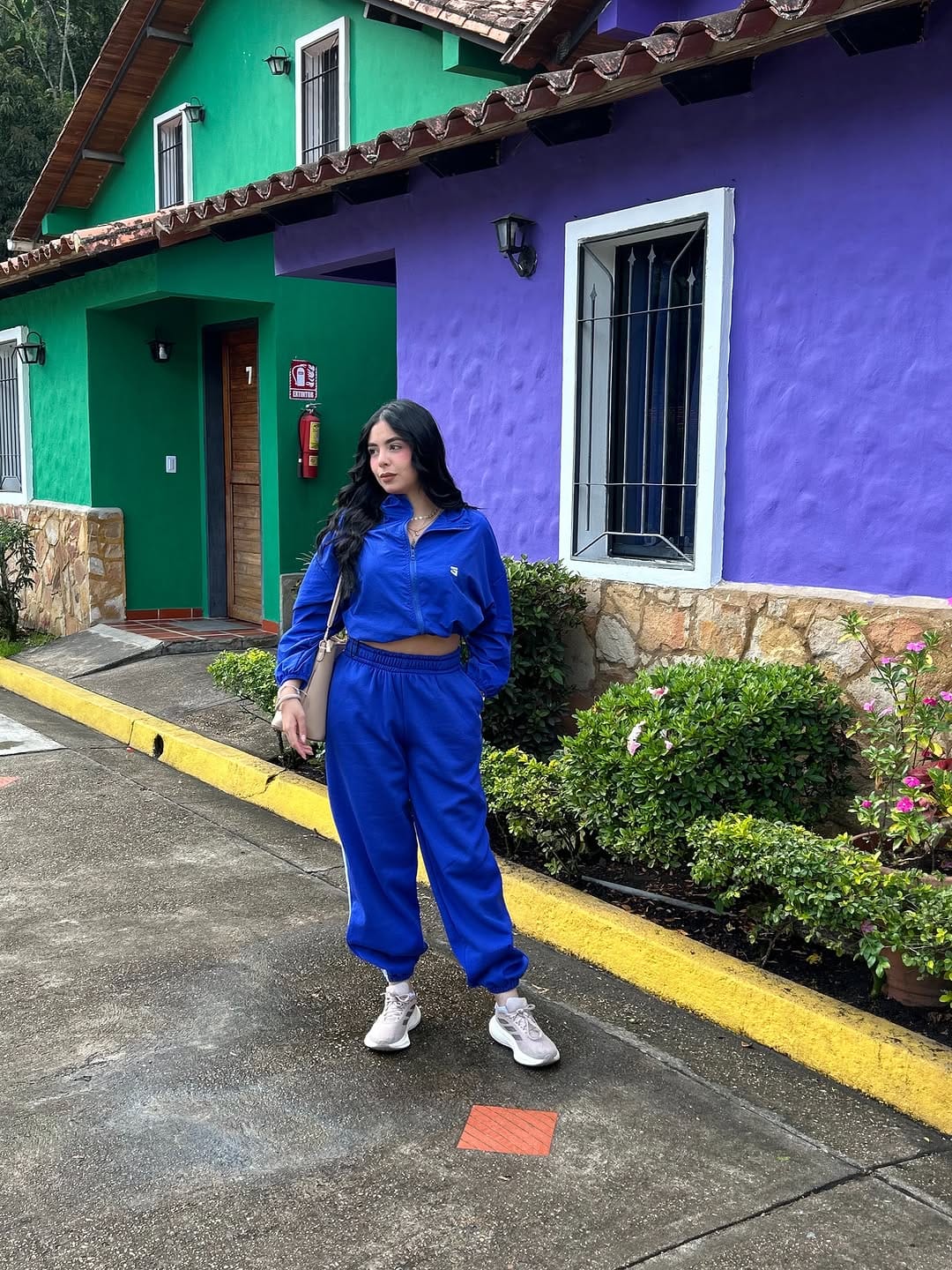 Post 1 by Lu jimenez-Beauty blogger on Instagram (carousel)
