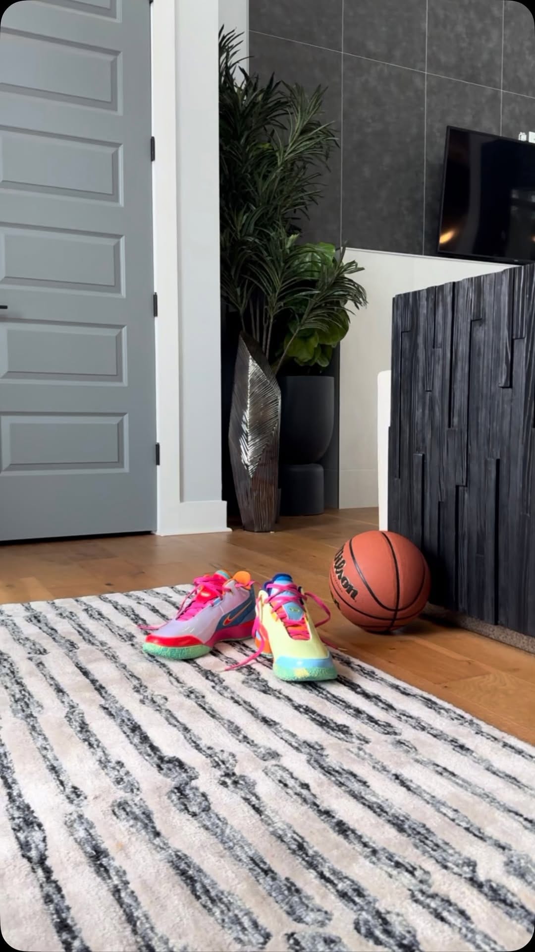 Post 3 by Interior Design By S&S on Instagram (video)