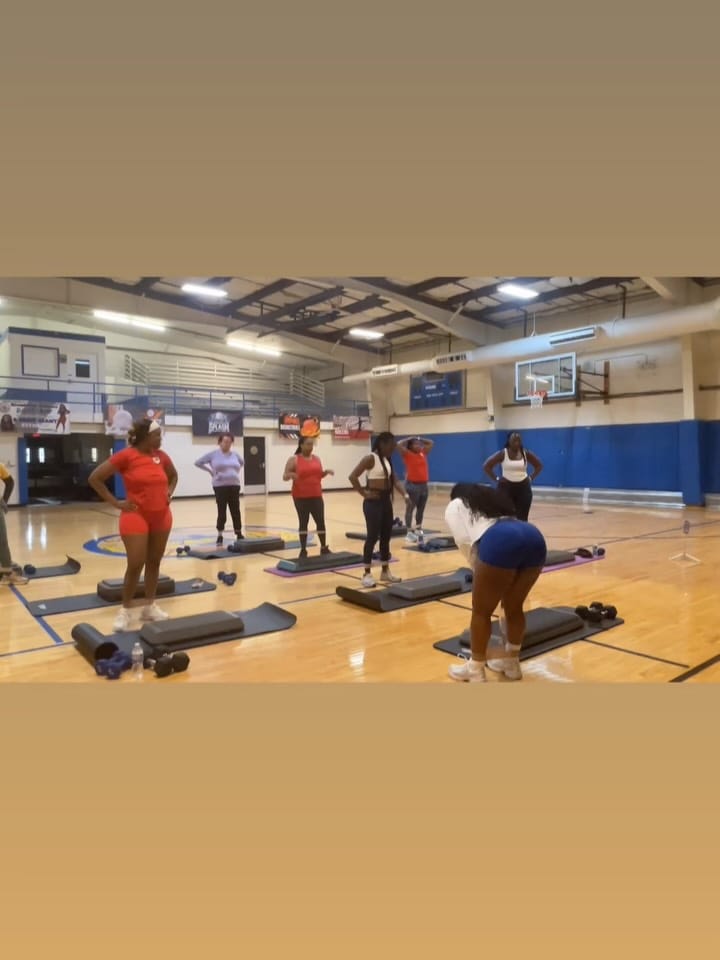 Post 3 by 5 FOOT GIANT🏋🏾‍♀️💪🏾 on Instagram (carousel)