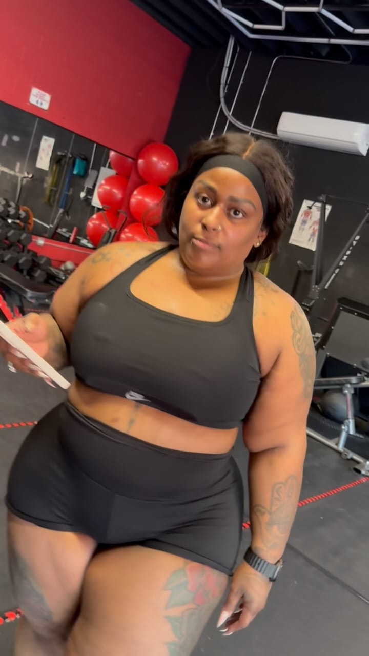 Post 2 by 5 FOOT GIANT🏋🏾‍♀️💪🏾 on Instagram (video)