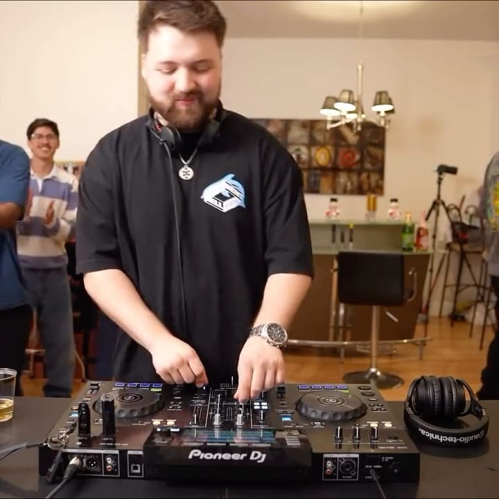 Post 1 by Erick Cruz on Instagram (video)