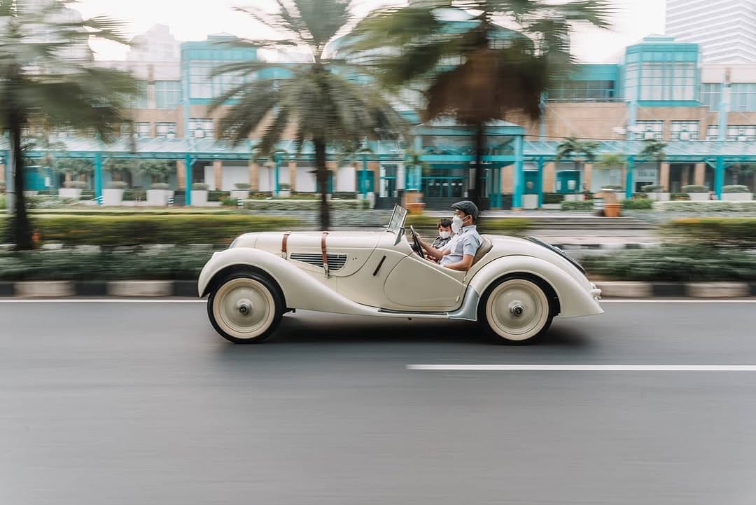 Post 8 by Hauwke's Auto Gallery Official on Instagram (carousel)