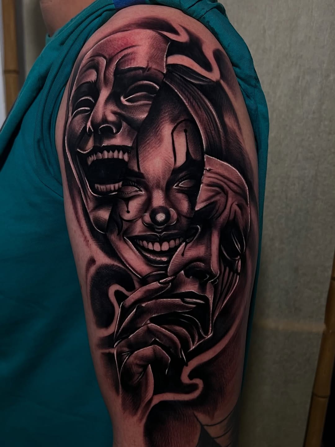 Post 4 by Sergio Vera - Tattoo Artist on Instagram (carousel)