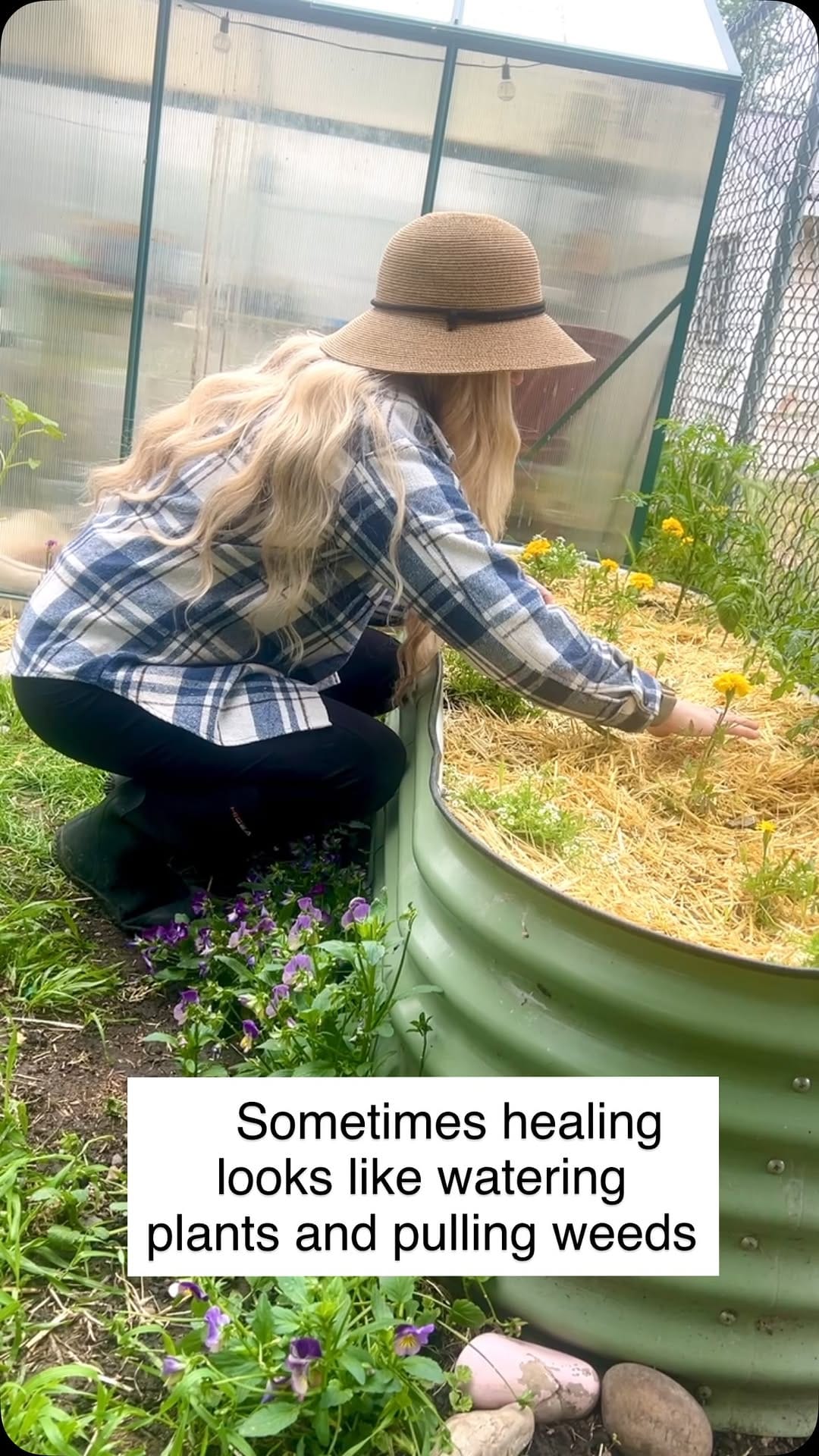 Post 2 by Rebecca|Theeastergardener on Instagram (video)