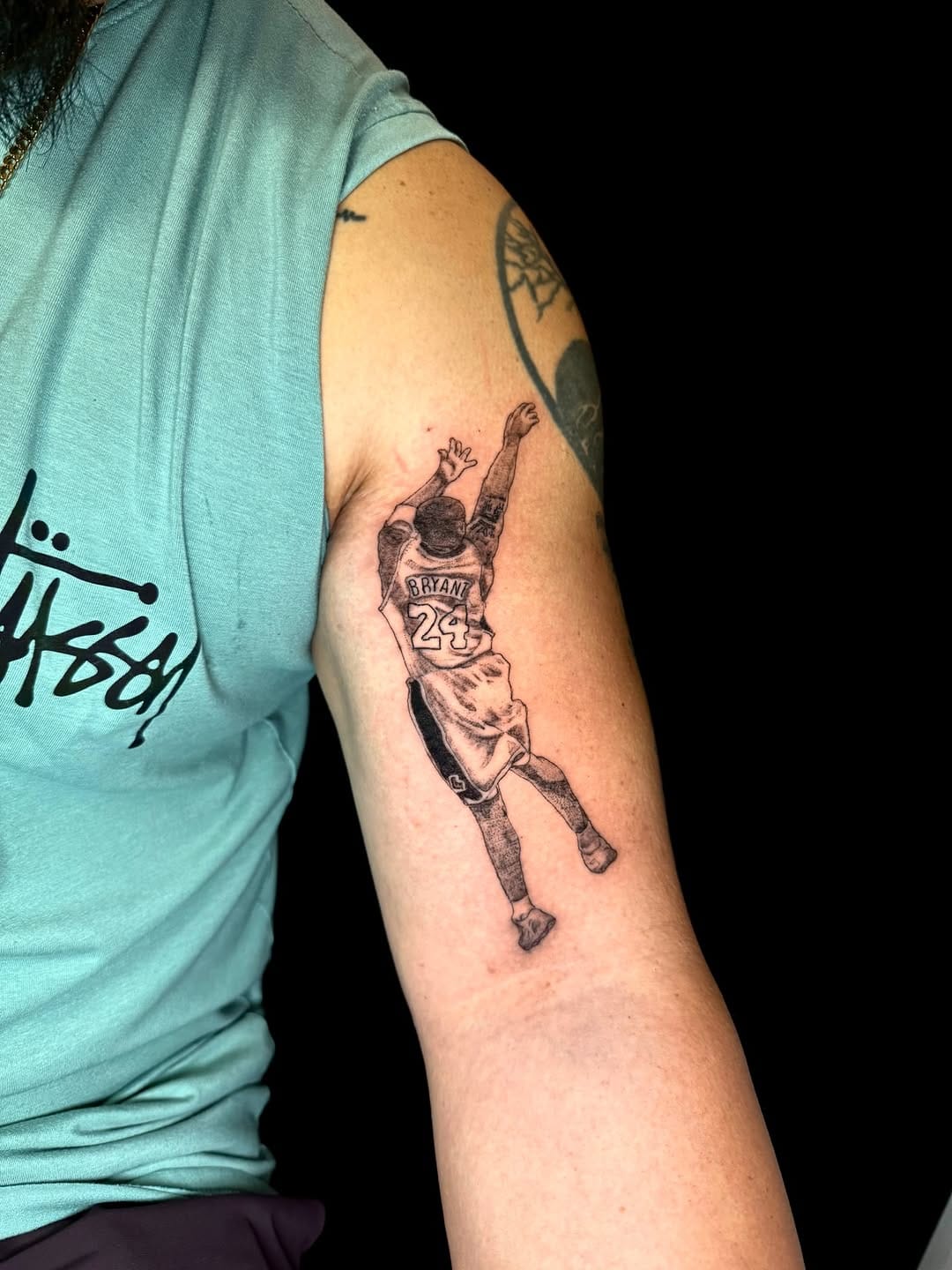 Post 7 by Hi-b BadHands on Instagram (image)