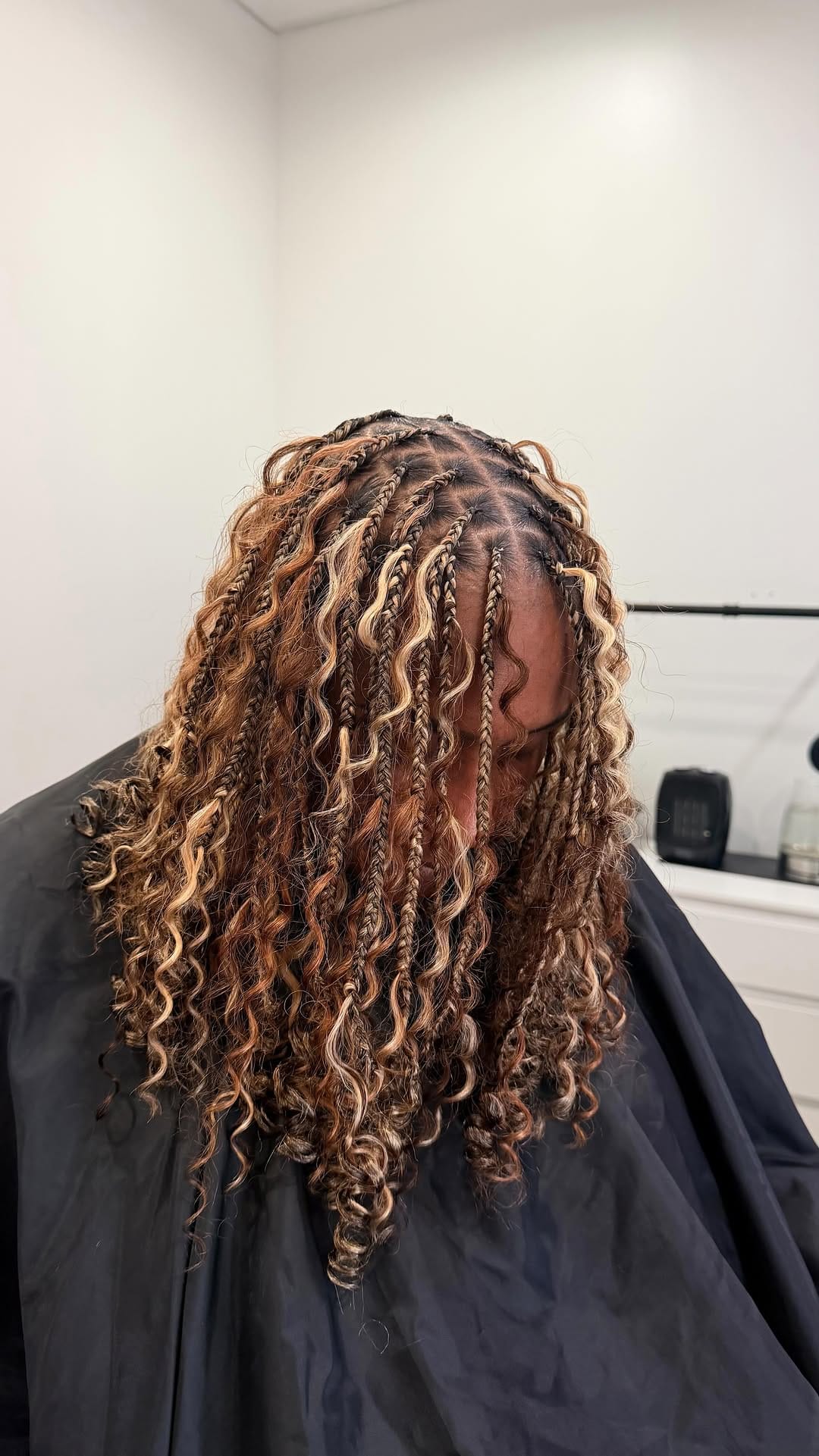 Post 9 by DALLAS HAIRSTYLIST 📍 on Instagram (video)