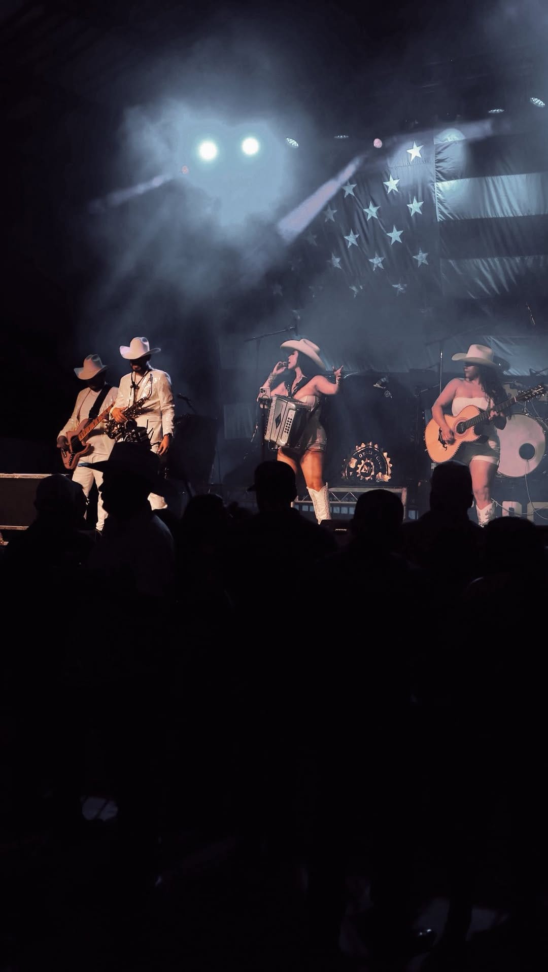 Post 9 by AMERICA CUEVAS on Instagram (video)