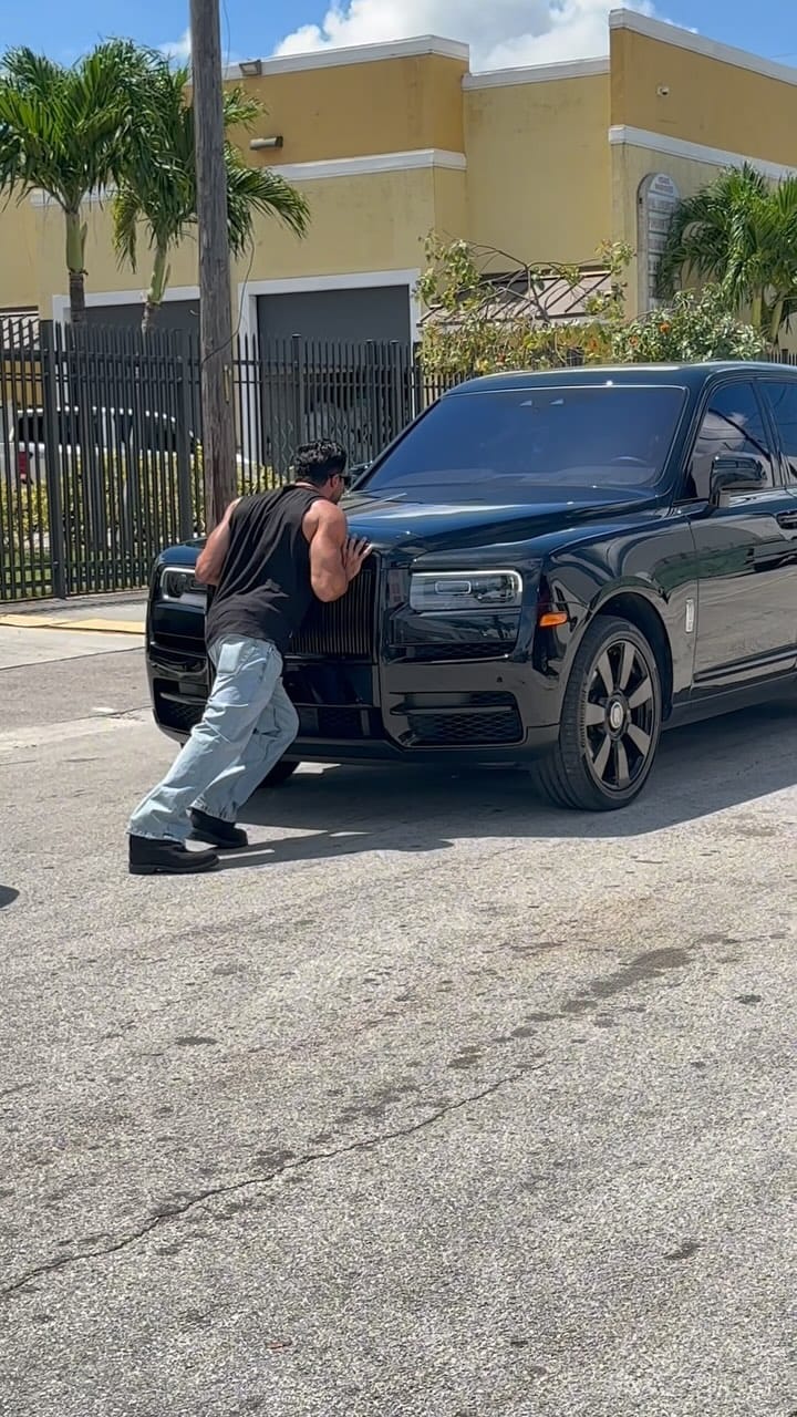 Post 10 by LR Miami Entertainment 🐐 on Instagram (video)