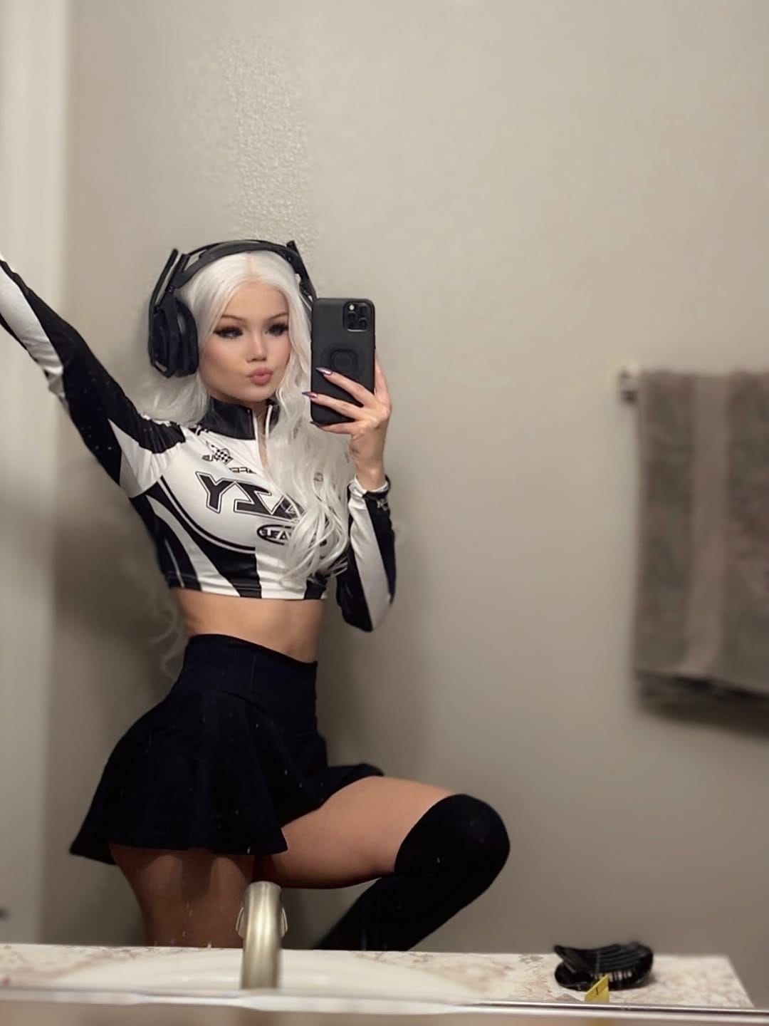Post 2 by justfoxii on Instagram (image)