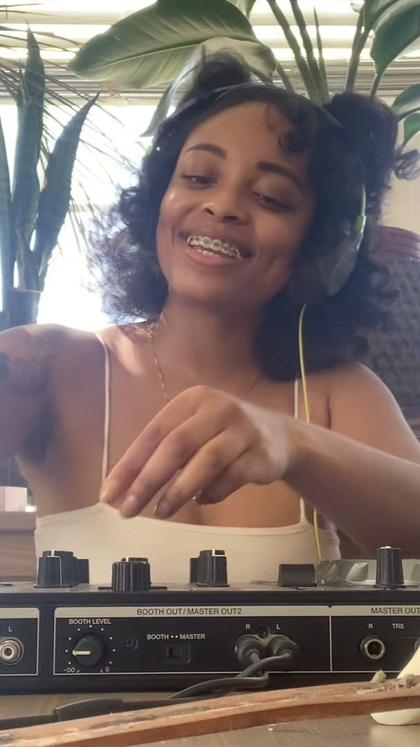 Post 10 by H E X U A L 🇯🇲🦂 on Instagram (video)