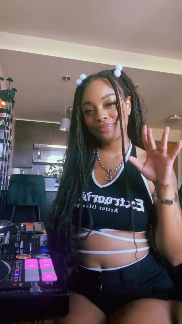 Post 8 by H E X U A L 🇯🇲🦂 on Instagram (video)