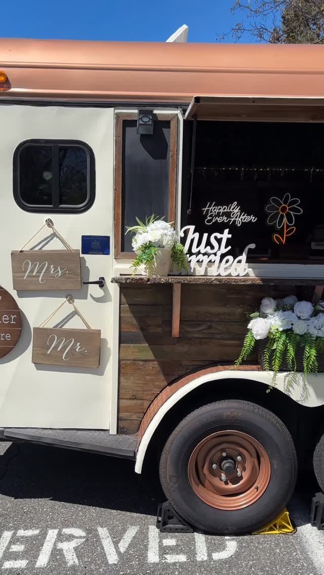 Post 3 by Philadelphia Wedding Chapel®️on Wheels on Instagram (video)