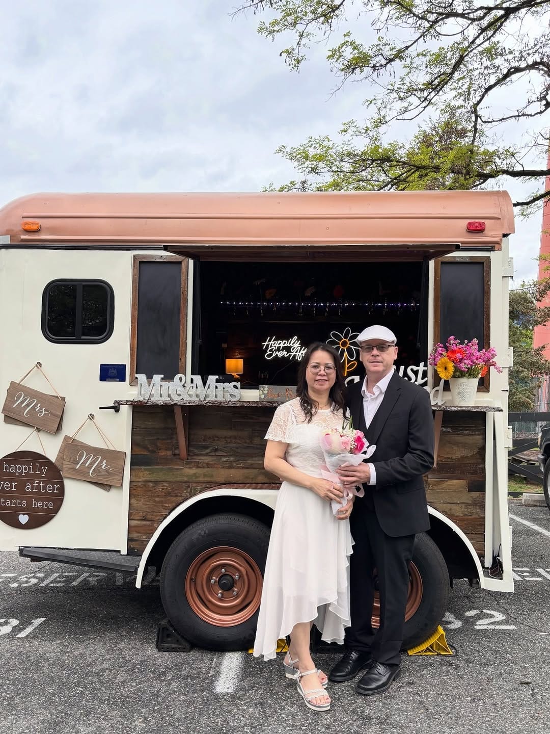 Post 4 by Philadelphia Wedding Chapel®️on Wheels on Instagram (image)