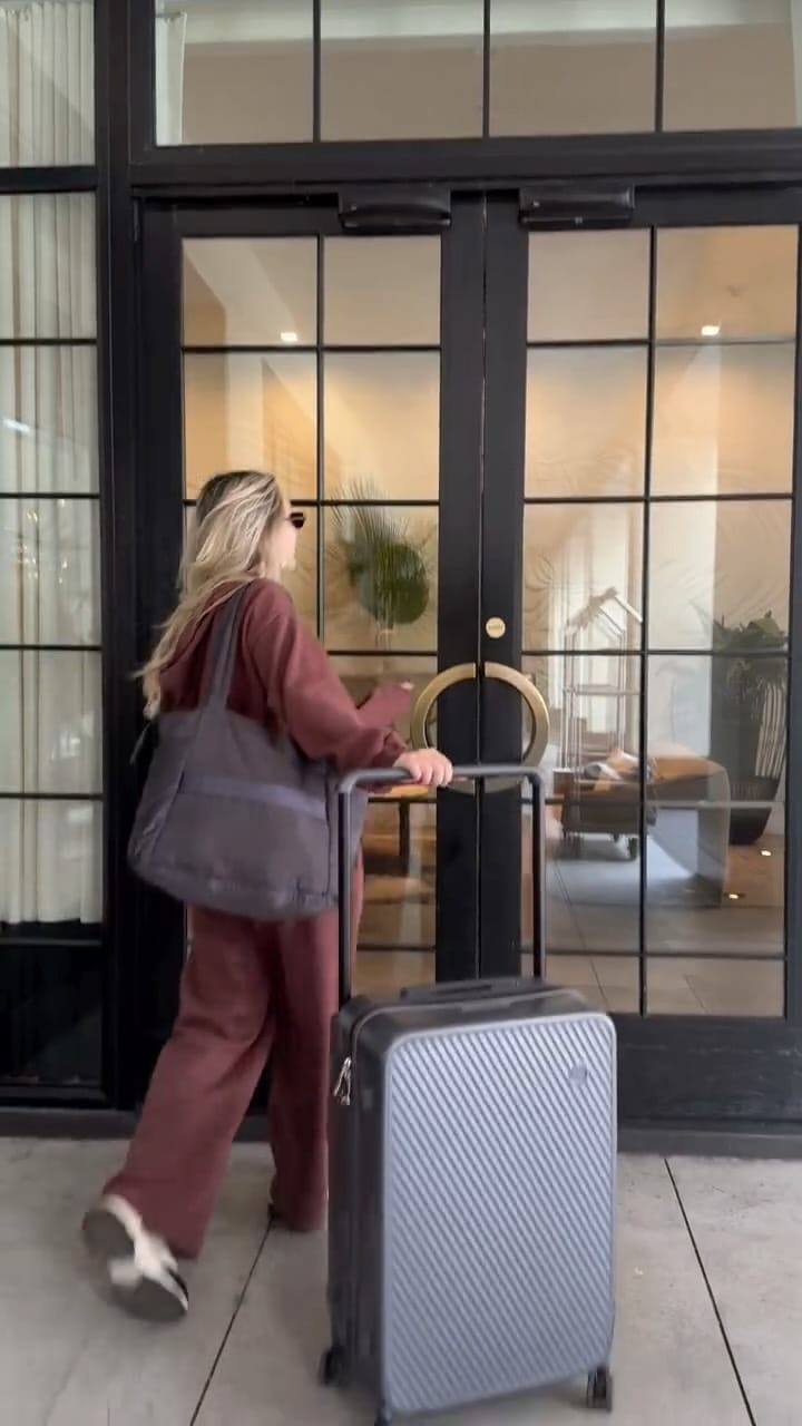 Post 3 by liv on Instagram (video)