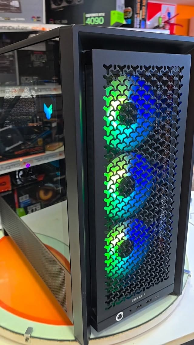 Post 9 by Enjoycomputer "Tienda Gamer" on Instagram (video)