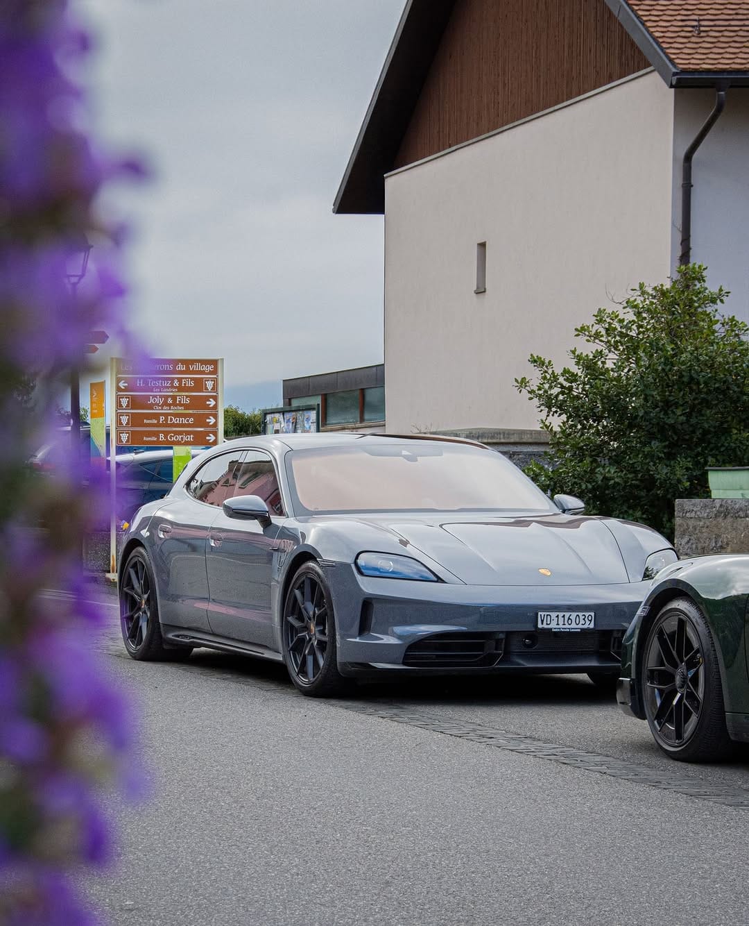 Post 1 by Centre Porsche Lausanne on Instagram (carousel)