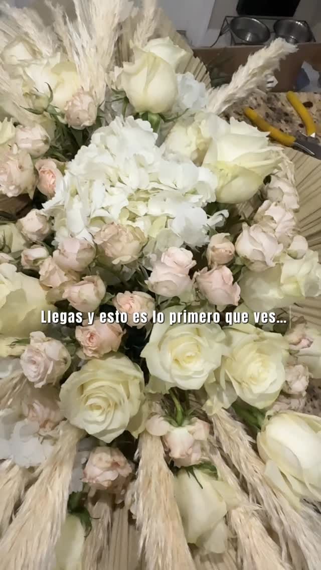 Post 2 by Magalata Balloons | Event Decor Miami on Instagram (video)