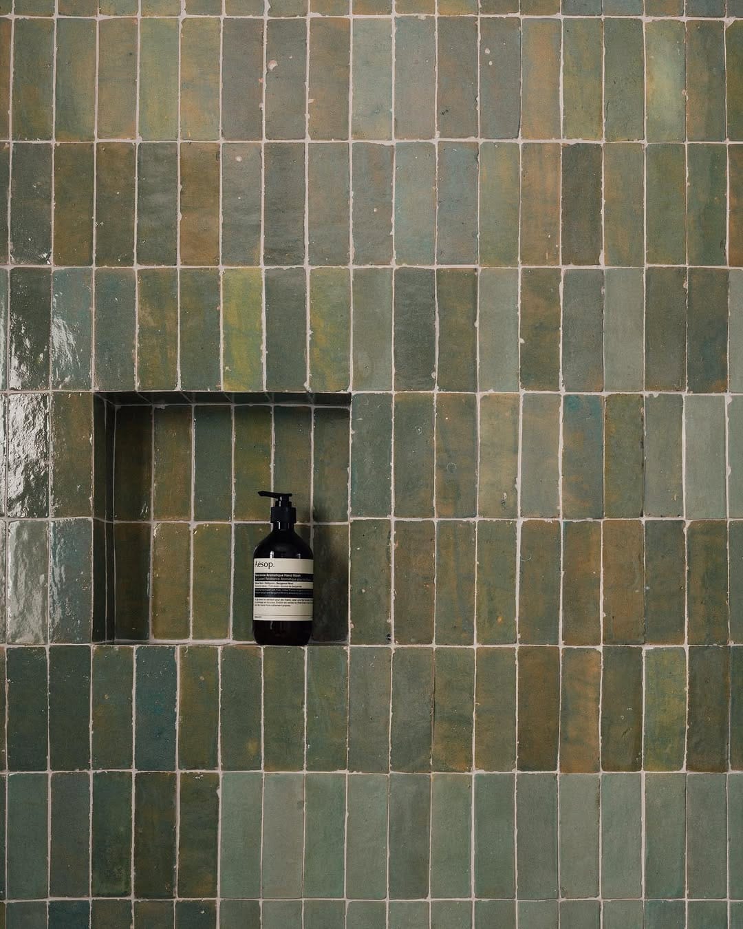 Post 10 by Christine Borges on Instagram (image)
