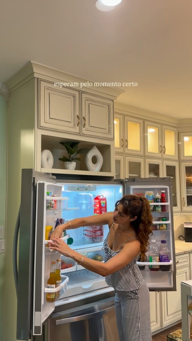 Post 2 by Vanessa Oliveira on Instagram (video)