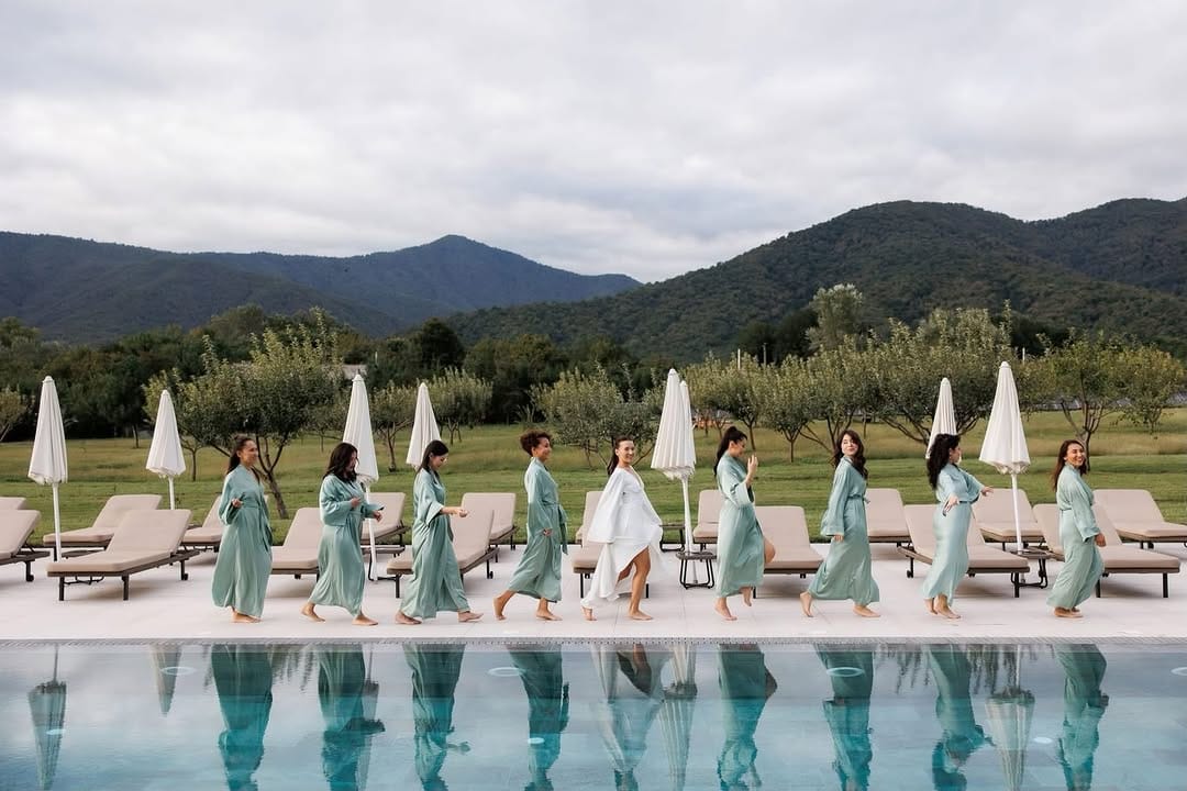 Post 10 by GEOWORLD WEDDINGS on Instagram (carousel)