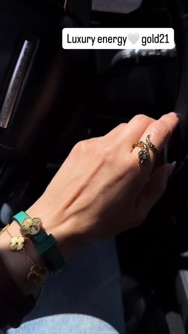 Post 2 by As U Wish 💎🌹flower and gold on Instagram (video)