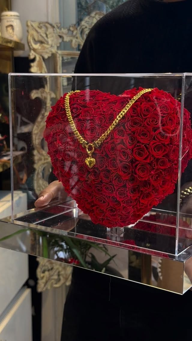 Post 8 by As U Wish 💎🌹flower and gold on Instagram (video)