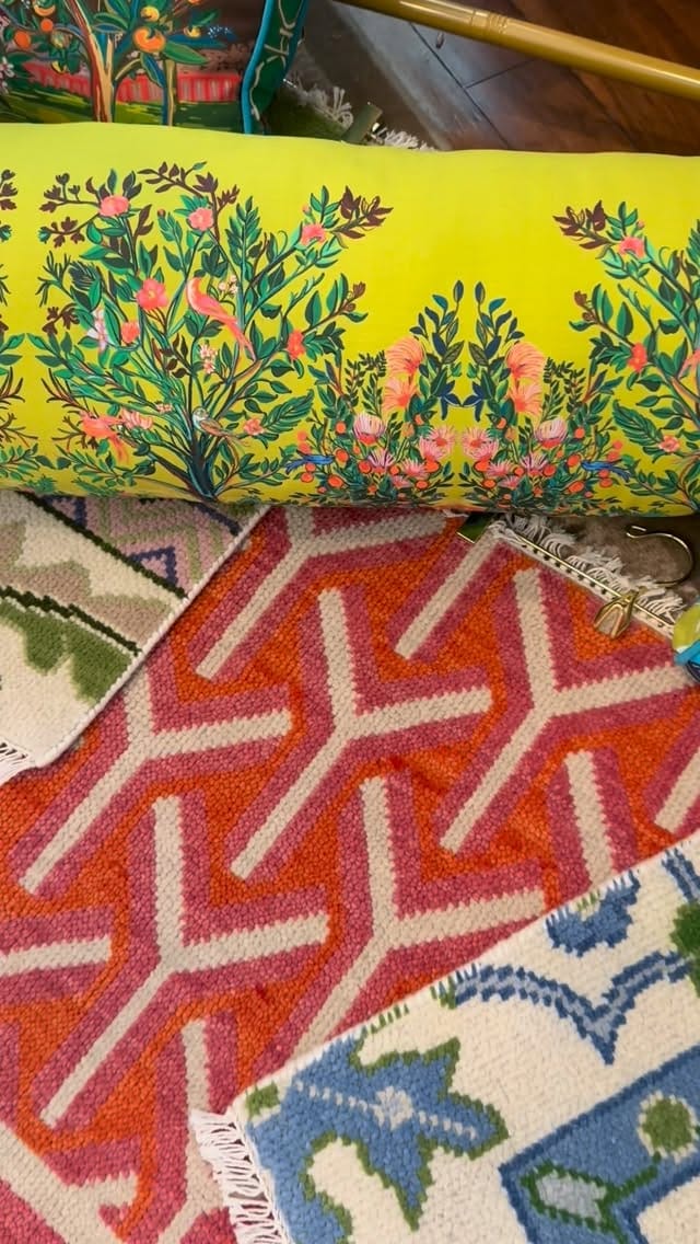 Post 7 by Kes Collections Rugs on Instagram (video)