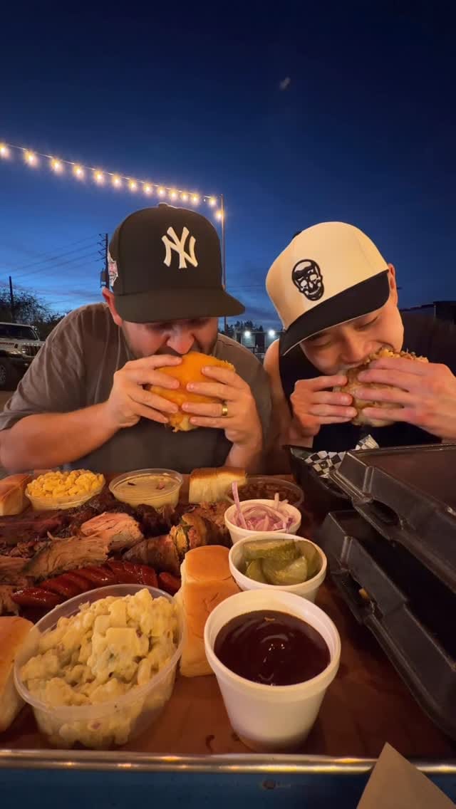 Post 10 by HERNANDEZ BBQ on Instagram (video)