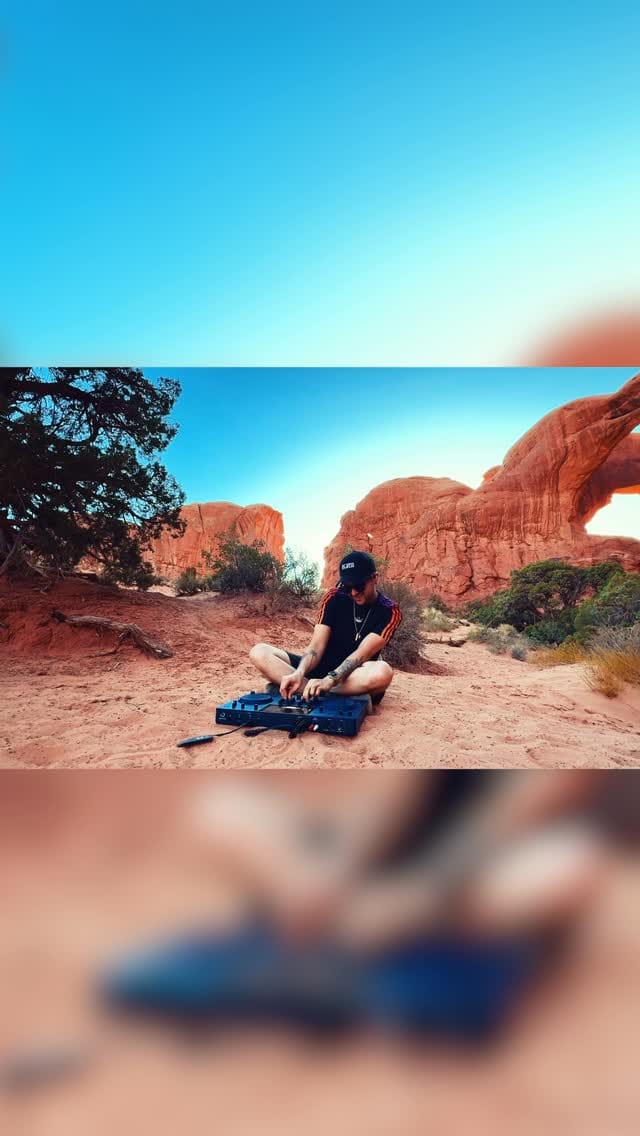 Post 4 by VLATZ 🎧🇨🇴🇺🇸 on Instagram (video)