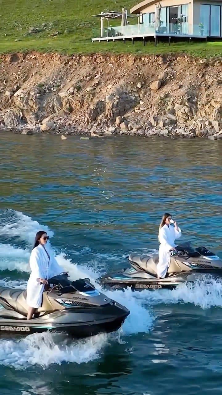 Post 9 by Melissa Leung on Instagram (video)