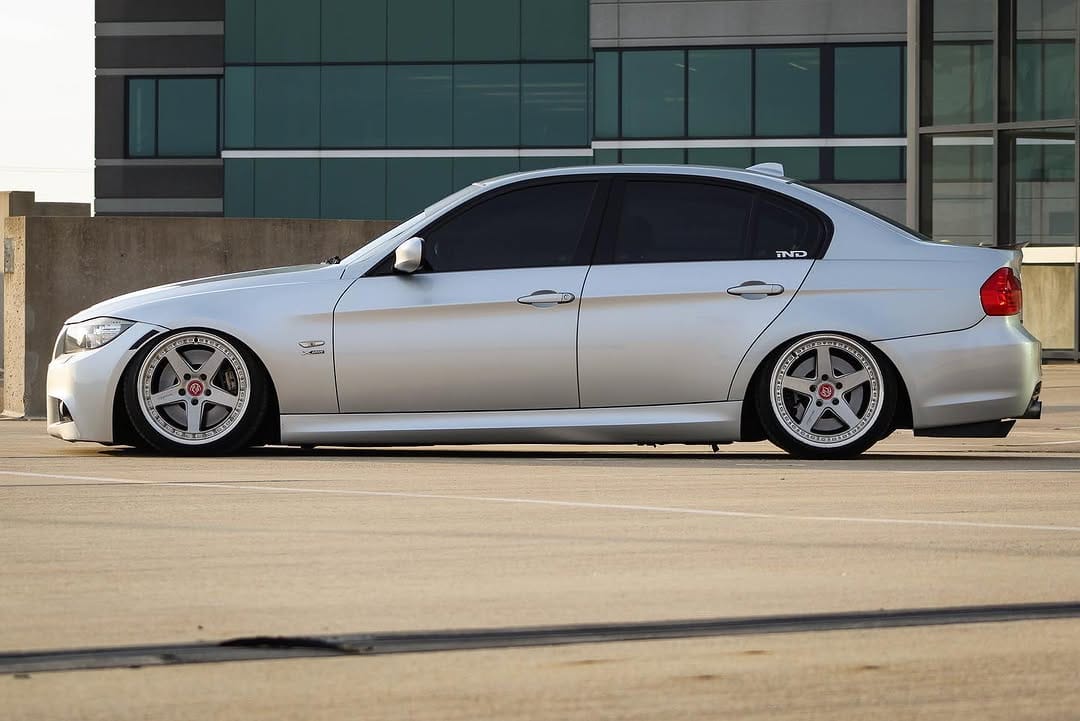Post 10 by @n55_335 on Instagram (image)