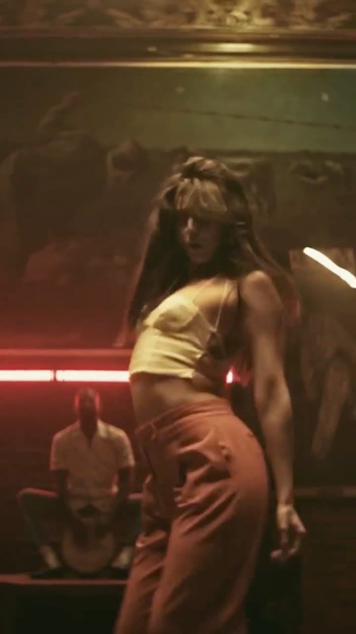 Post 10 by Avery De Witt on Instagram (video)