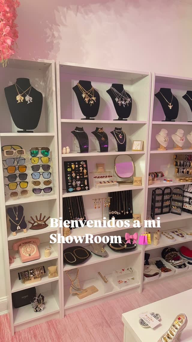 Post 8 by Angely Valdez on Instagram (video)