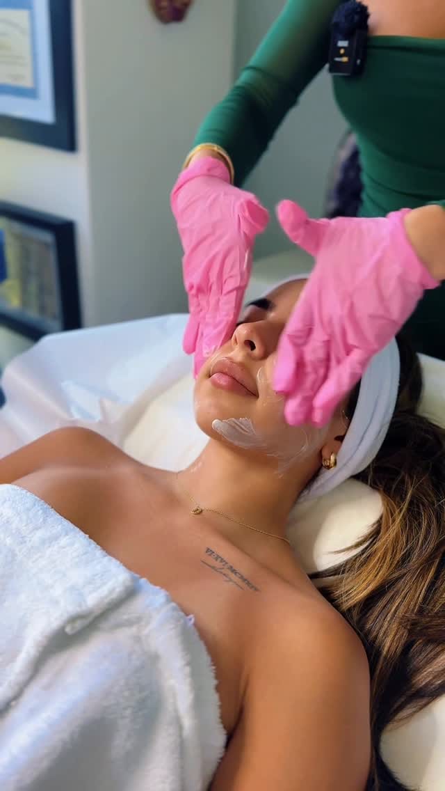 Post 2 by @facesbymna on Instagram (video)
