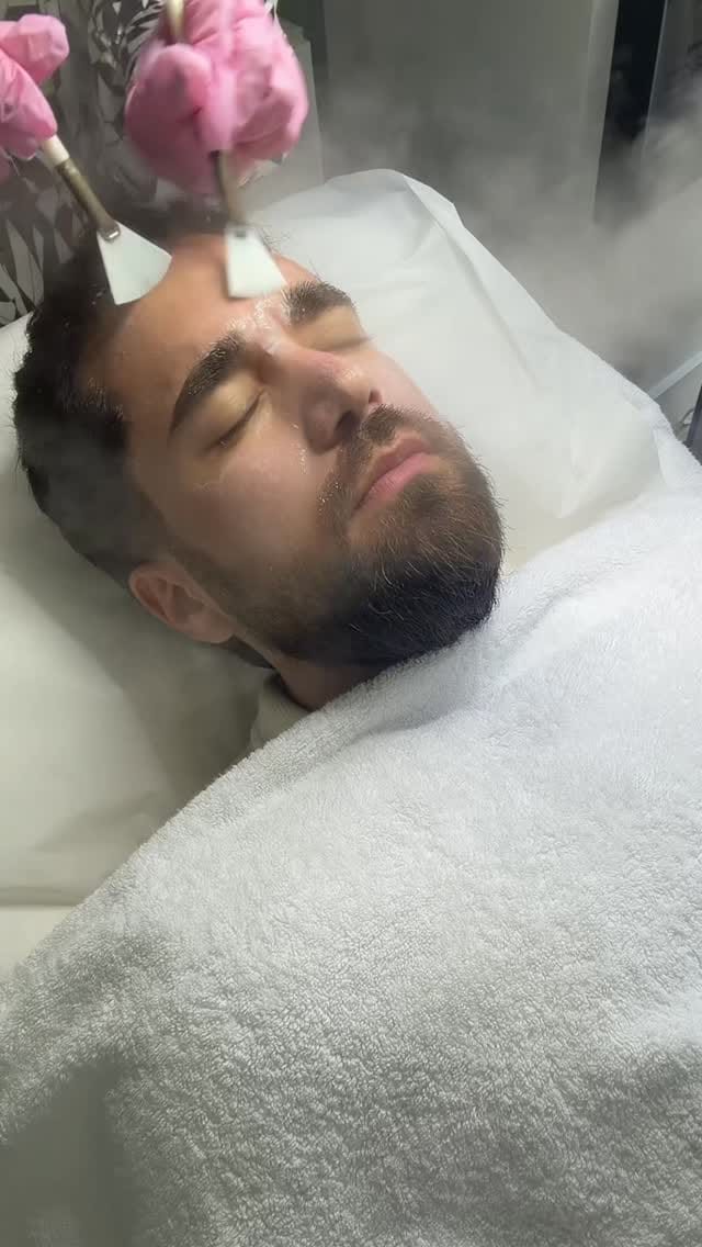 Post 7 by @facesbymna on Instagram (video)